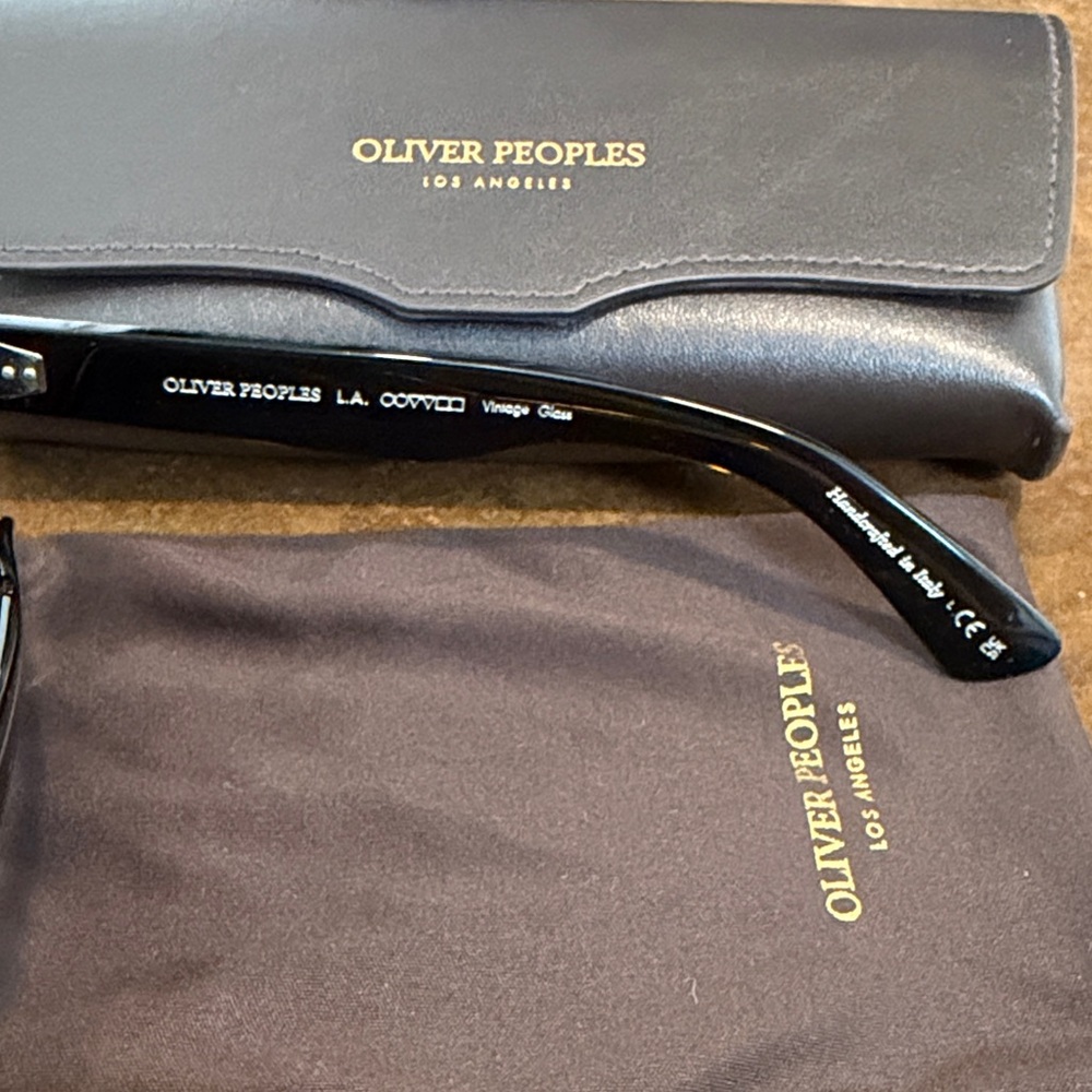 Oliver Peoples Gray Sunglasses with Case - Picture 2 of 6